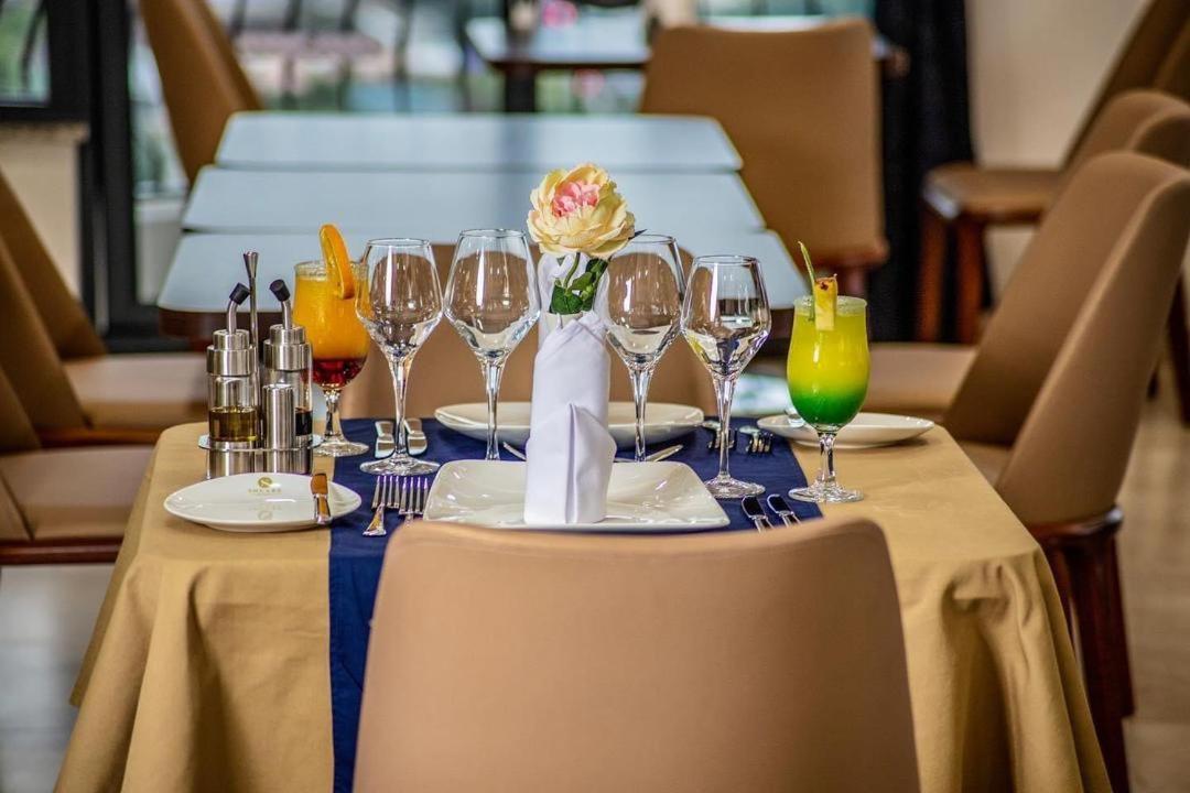 Souare Premium Hotel Конакрі Екстер'єр фото